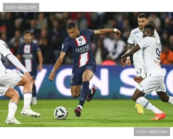 2026年2月法甲攻防模式演变：巴黎进攻火力创新高，里昂防守体系稳固