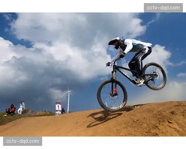 2026山地车世界杯开幕在即：南非开普敦速降赛道技术分析